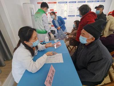 志愿服务学雷锋！长宁暖心义诊送健康，居民赞不绝口